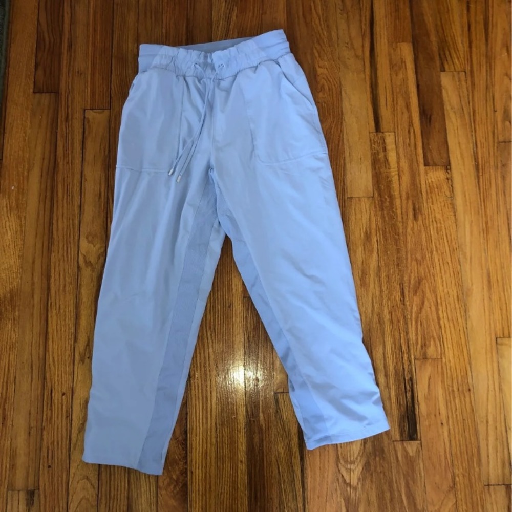 Lululemon joggers like new! Size 6